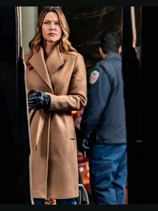 Mystery 101 Killer Timing Amy Winslow Coat