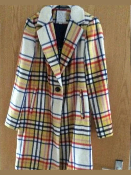 Queens of Mystery S02 Matilda Stone Coat