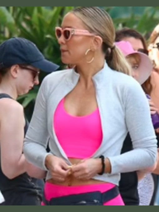 Kate Hudson Bares Jacket