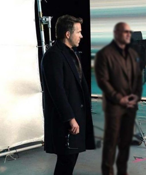 Red Notice Ryan Reynolds Coat