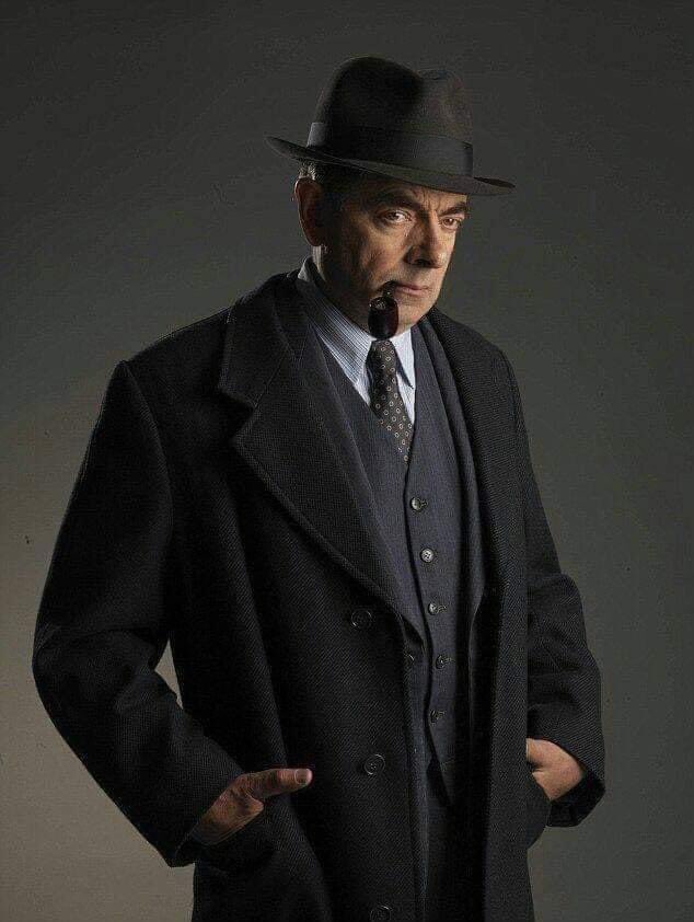 Rowan Atkinson Peaky Blinders S06 Adolf Hitler Coat