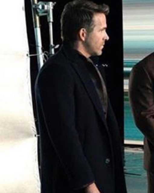 Red Notice Ryan Reynolds Coat