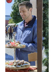 The Christmas Promise Joe Roberts Blue Jacket