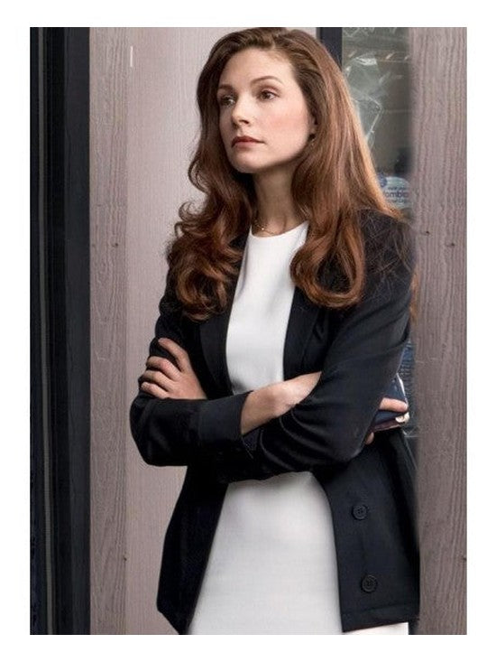 Katherine Cunningham Yellowstone Christina Coat