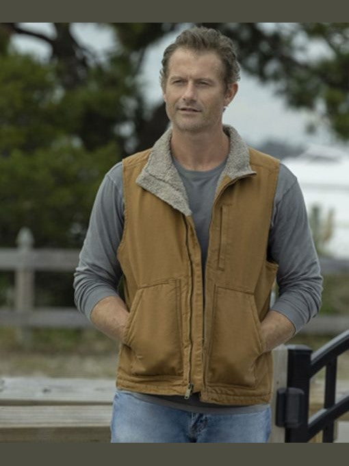 Hightown S02 Ray Abruzzo Vest