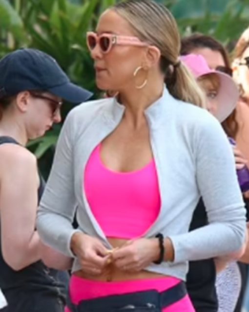 Kate Hudson Bares Jacket