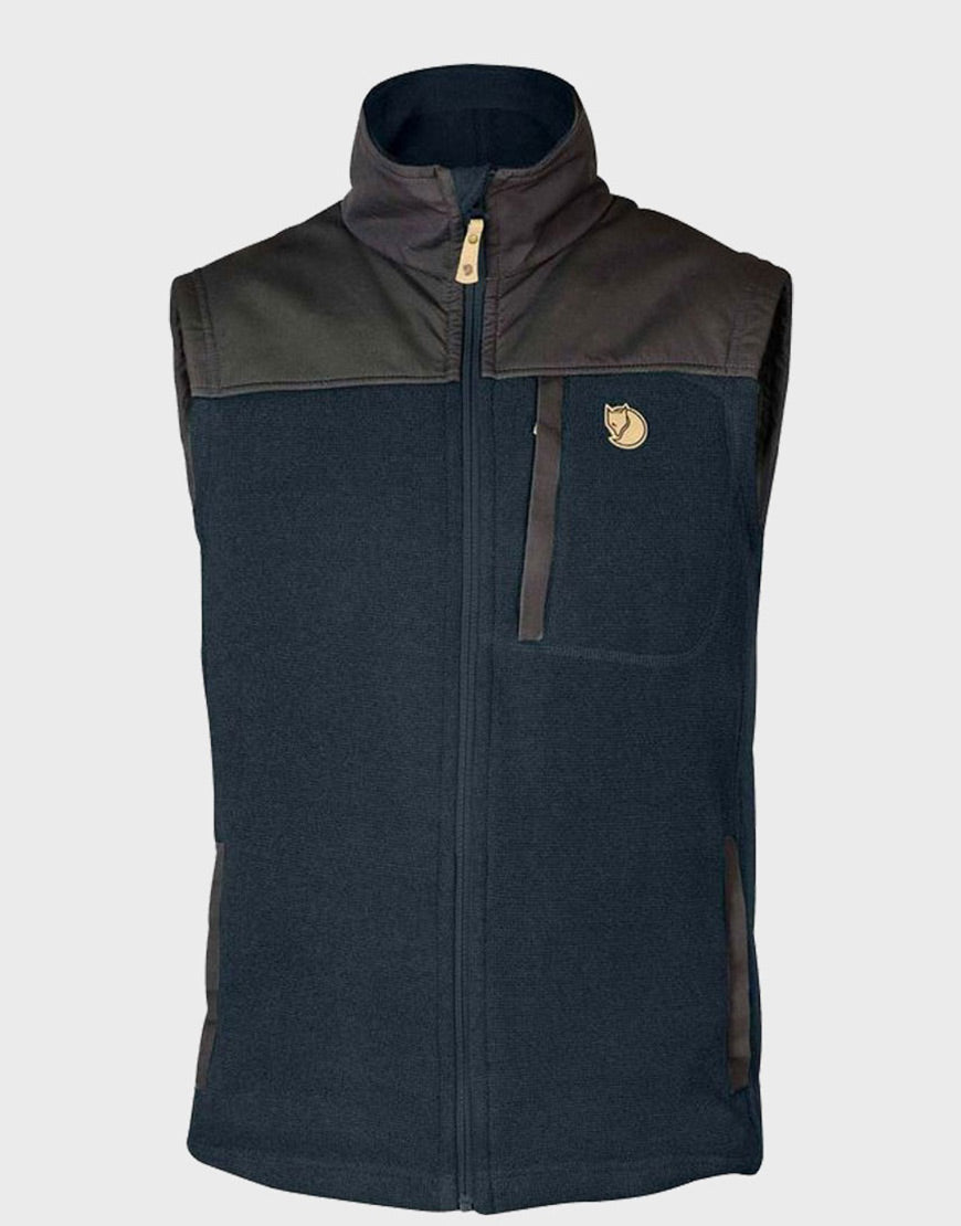 Maid 2021 Raymond Ablack Vest