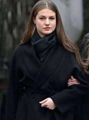 Princess Leonor Black Coat