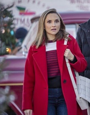 Rachael Leigh Cook Red Coat